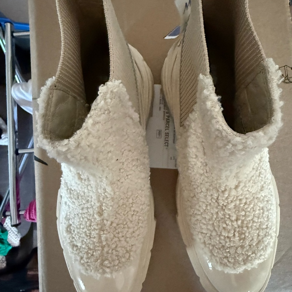 Marshalls Cream Textured Winter Boots